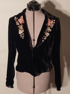 Women's Blazer Black Velvet Floral Appliqued Lapel Silk Ruffled Sleeves Size 12